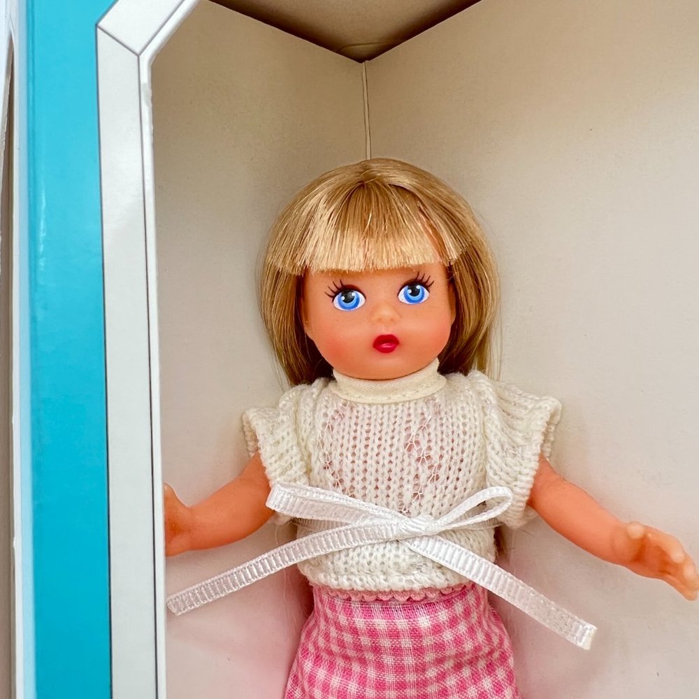Madame Alexander Wendy Doll 5" Petite Playhouse Collection From 2001 MINT - Picture 3 of 11